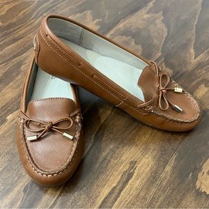 Michael Kors Size 7 Daisy Moc Loafer Leather Rubber